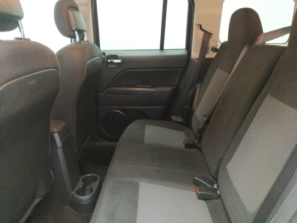 2016 Jeep Patriot - Driver Rear Seat