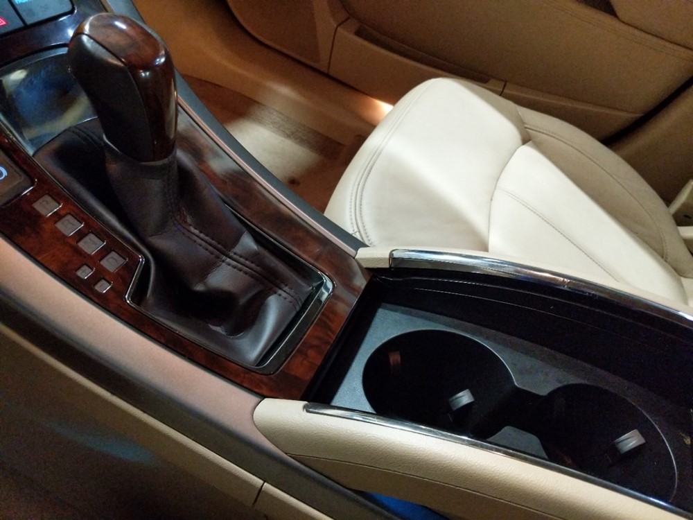 2011 Buick LaCrosse - Center Console/Cup Holders