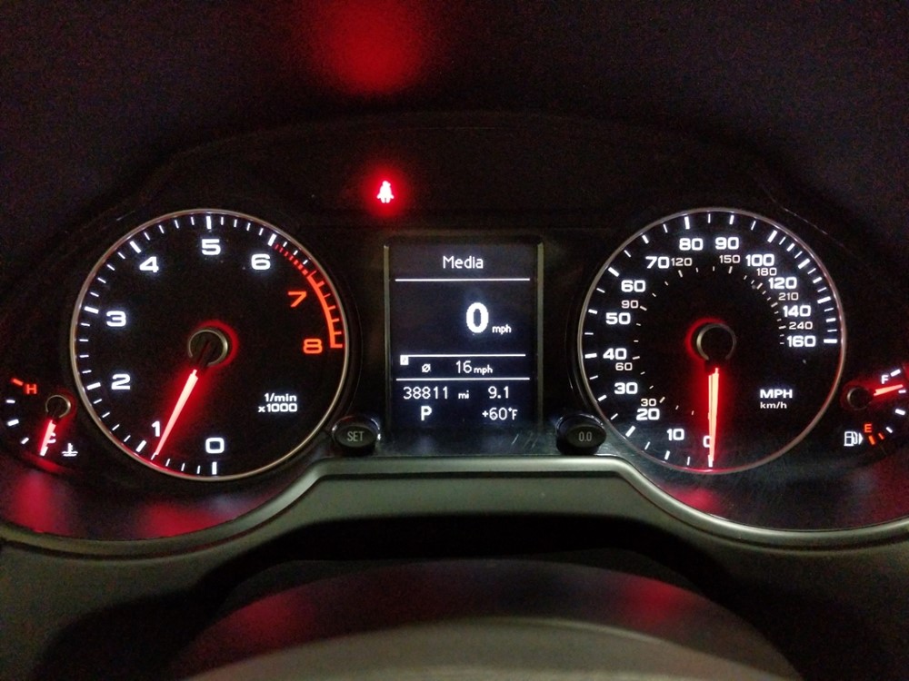 2016 Audi Q5 - Odometer Close Up