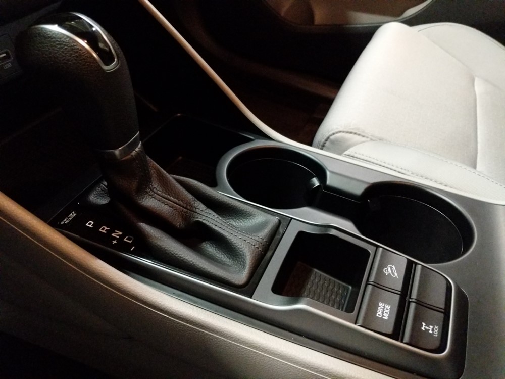 2018 Hyundai Tucson - Center Console/Cup Holders