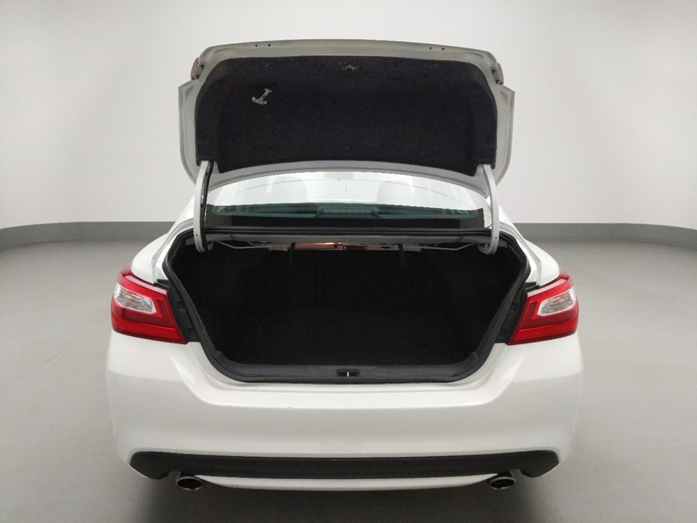 2016 Nissan Altima - Trunk