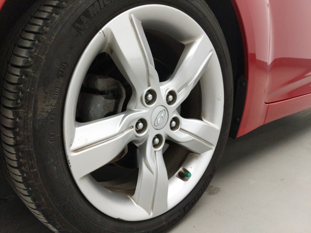 2015 Hyundai Veloster - Wheel