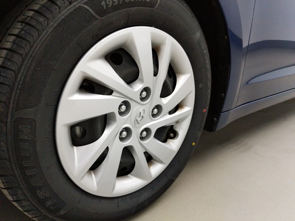 2017 Hyundai Elantra - Wheel