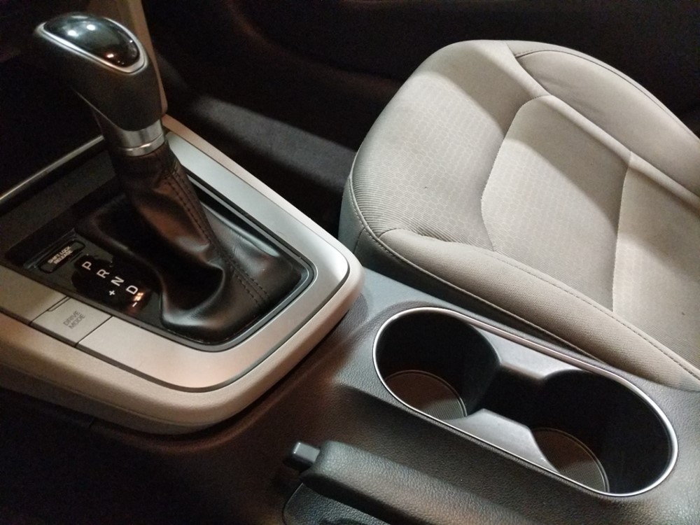 2017 Hyundai Elantra - Center Console/Cup Holders