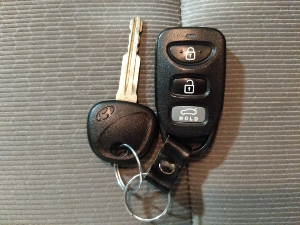 2017 Hyundai Elantra - Keys