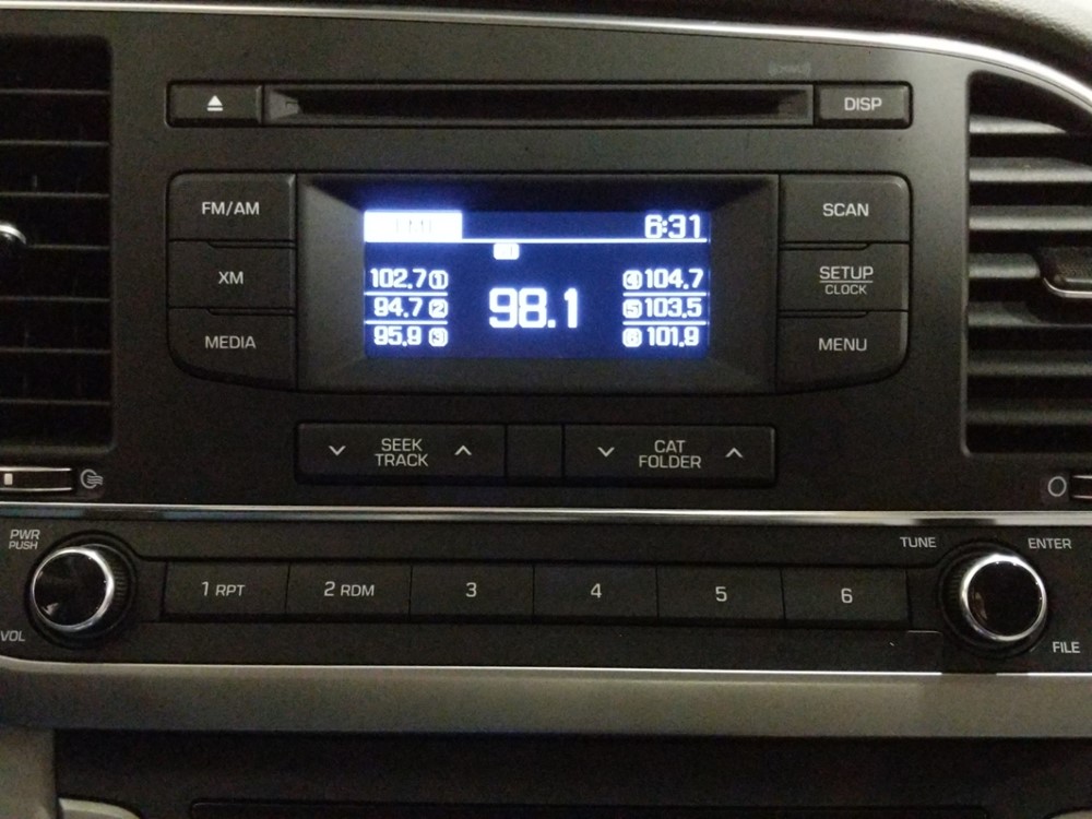 2017 Hyundai Elantra - Stereo Package