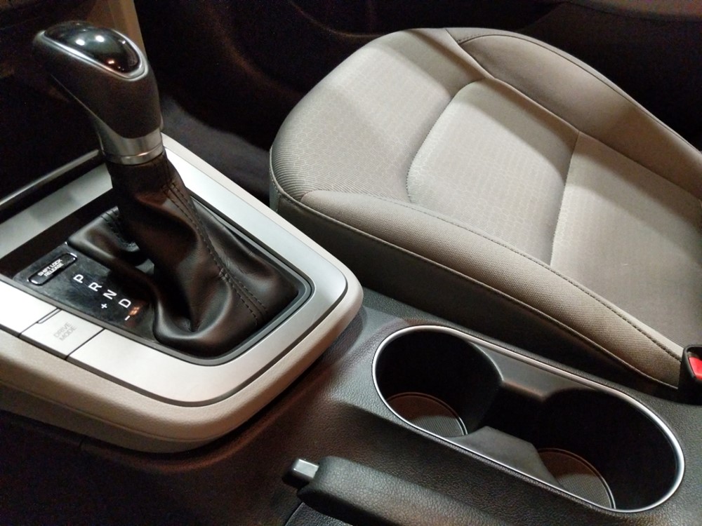 2017 Hyundai Elantra - Center Console/Cup Holders