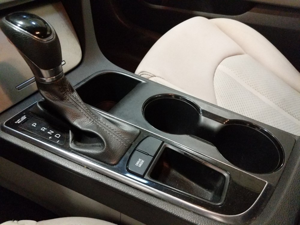 2016 Hyundai Sonata - Center Console/Cup Holders