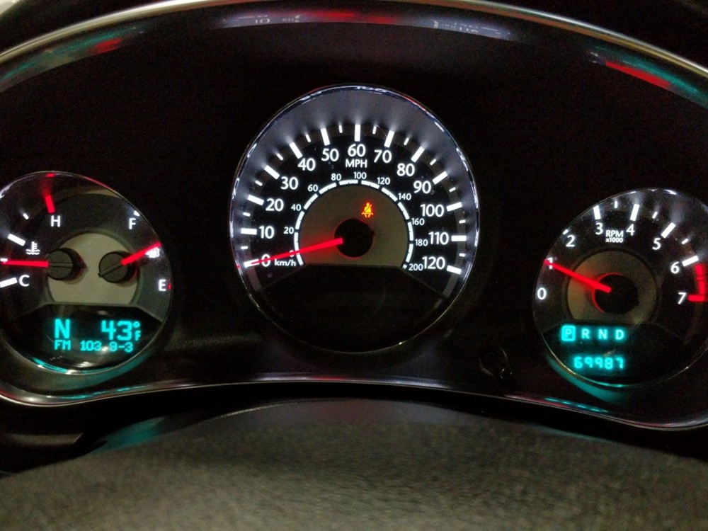2014 Chrysler 200 - Odometer Close Up