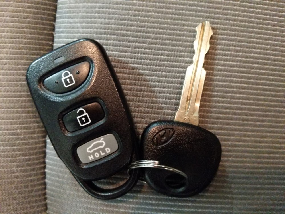 2017 Hyundai Elantra - Keys