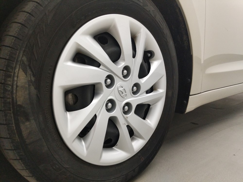 2017 Hyundai Elantra - Wheel