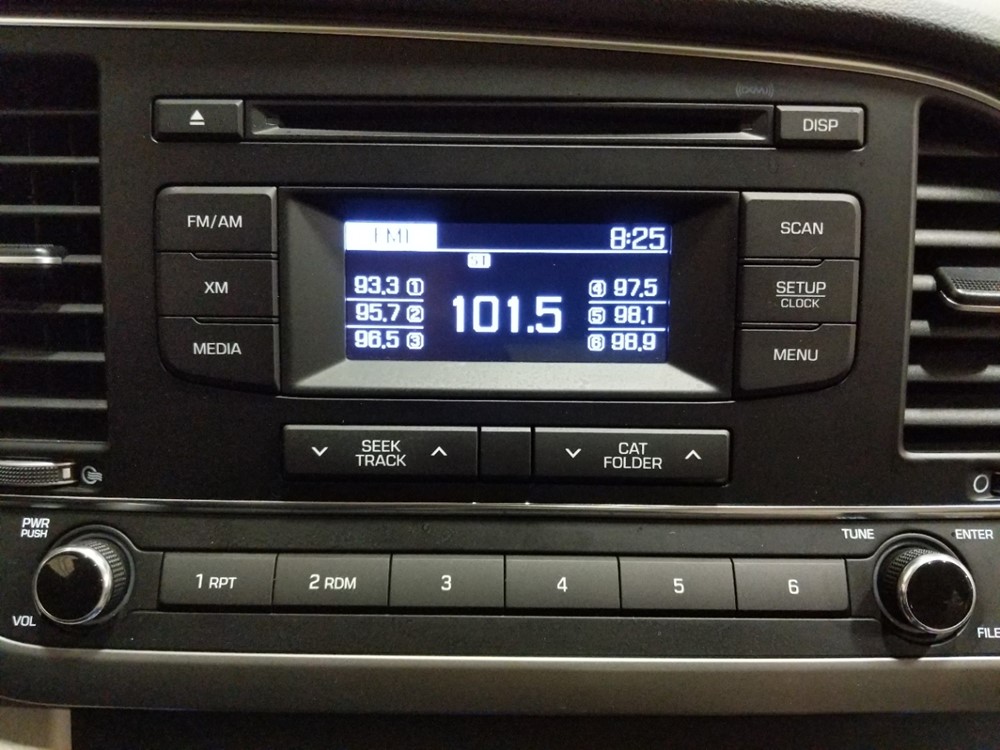 2017 Hyundai Elantra - Stereo Package