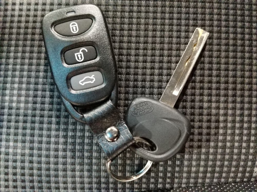 2016 Hyundai Elantra - Keys