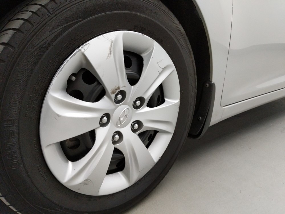 2016 Hyundai Elantra - Wheel