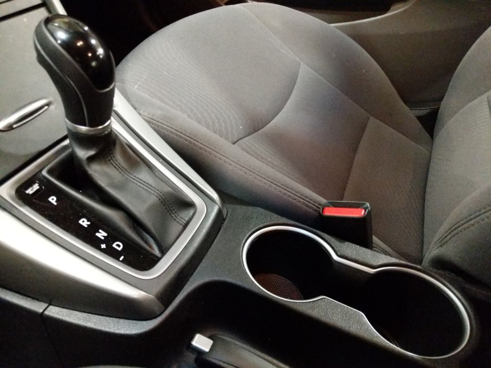 2016 Hyundai Elantra - Center Console/Cup Holders