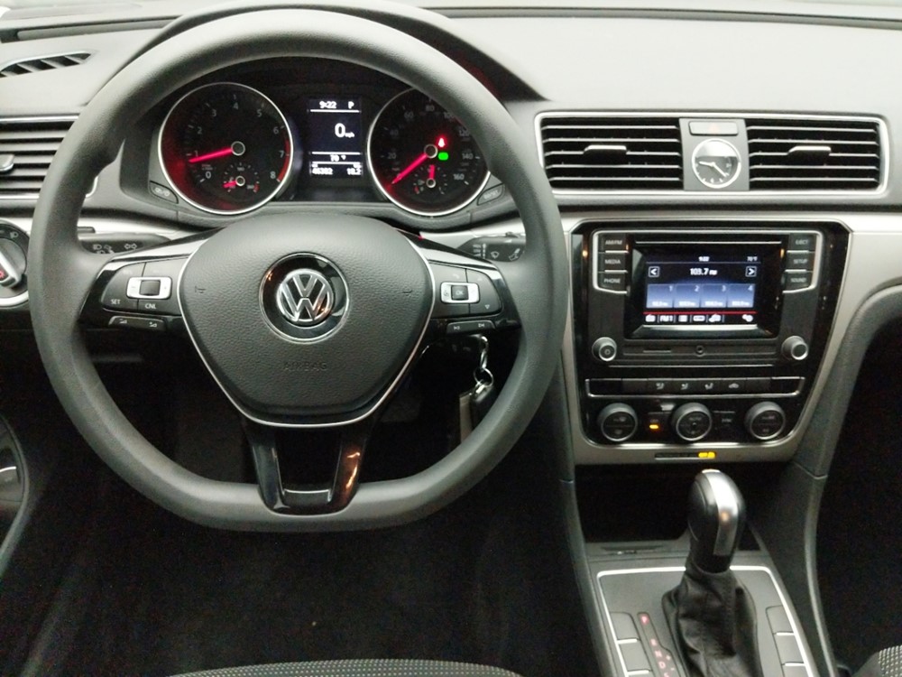 2016 Volkswagen Passat - Driver Dash