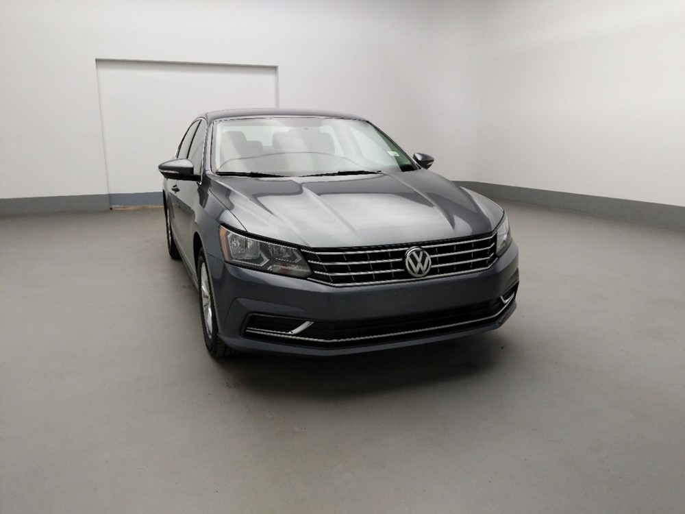 2016 Volkswagen Passat - Passenger Front Hood