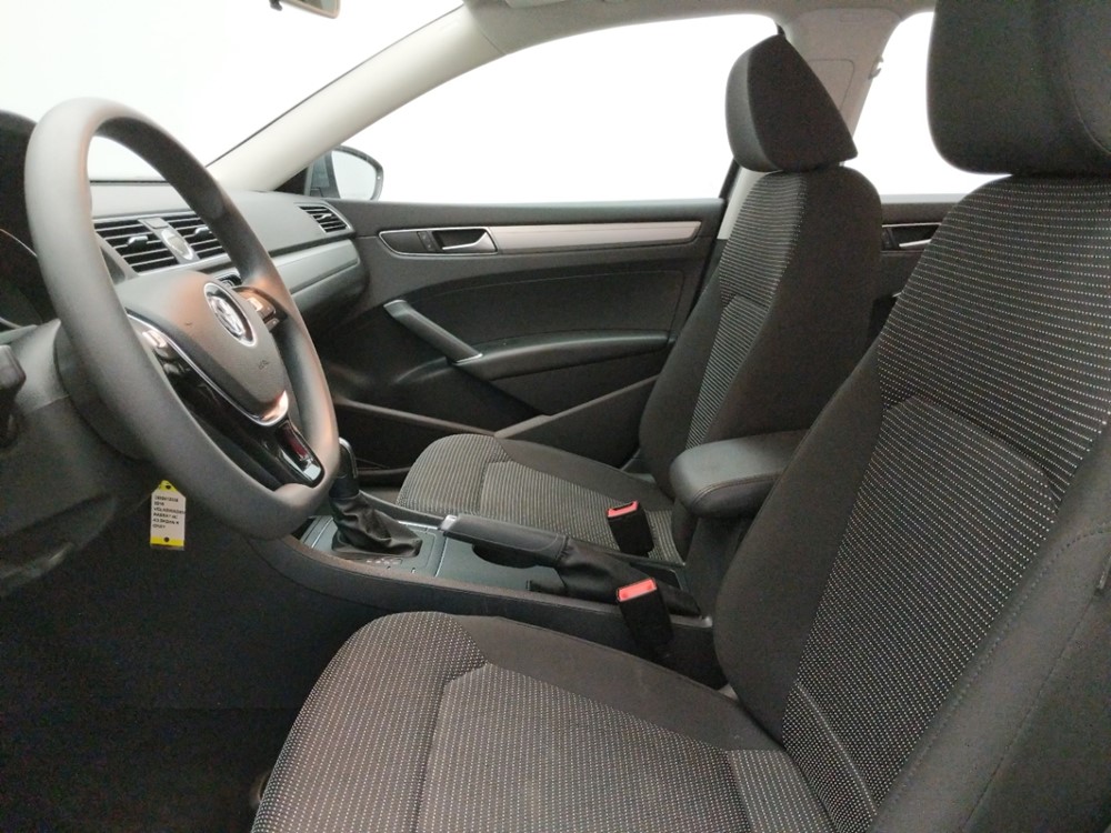 2016 Volkswagen Passat - Driver Front Seat