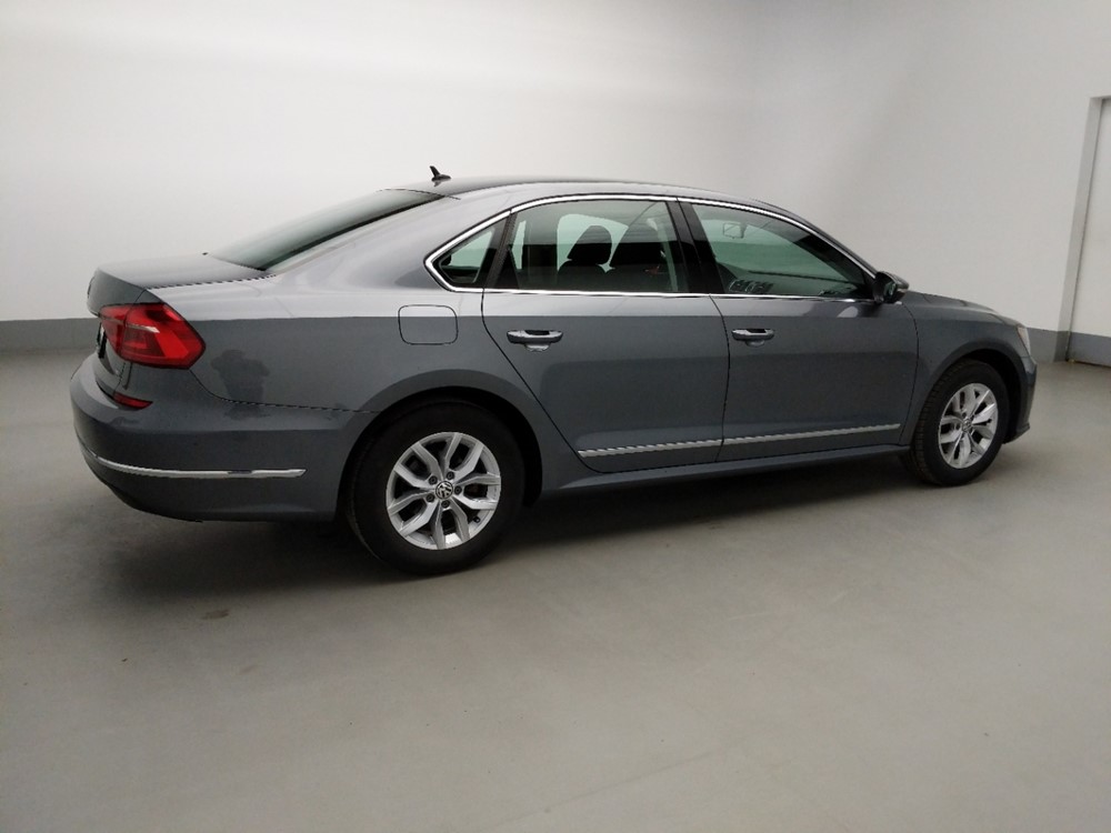 2016 Volkswagen Passat - Passenger Rear Side