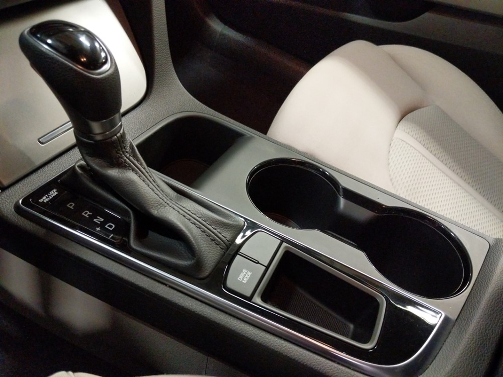 2015 Hyundai Sonata - Center Console/Cup Holders