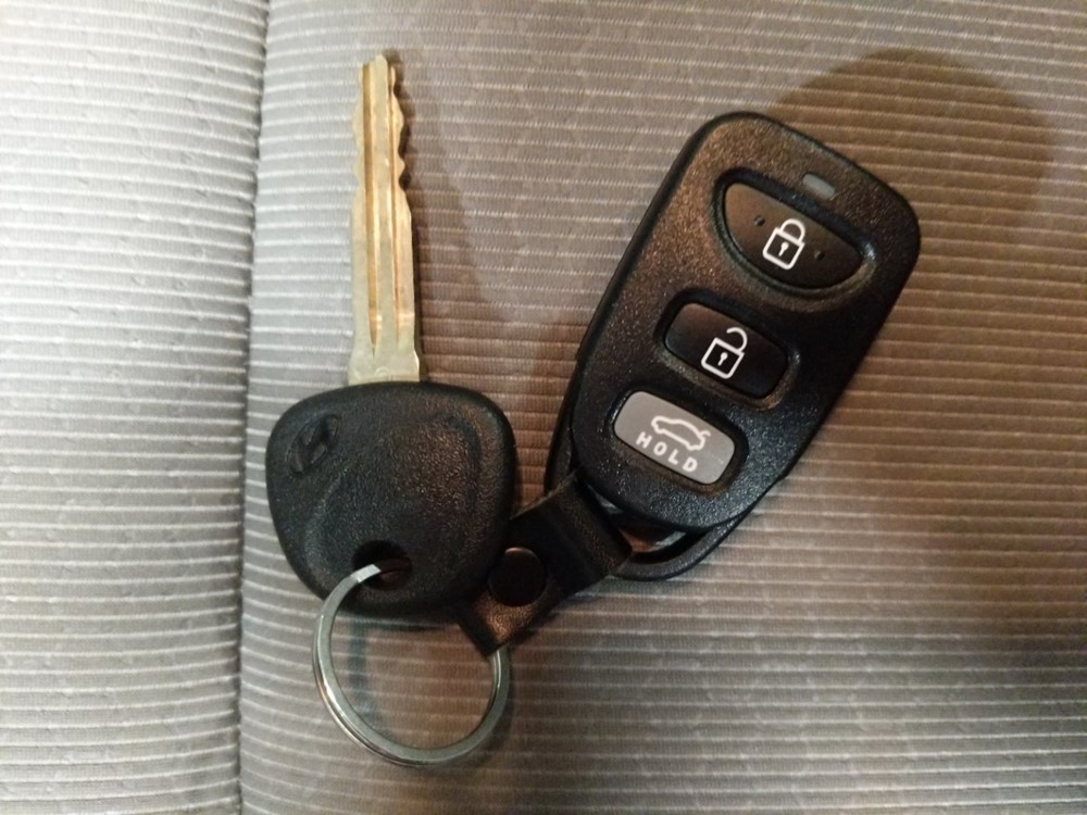 2017 Hyundai Elantra - Keys