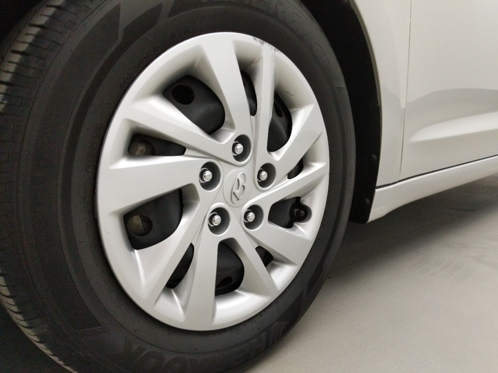 2017 Hyundai Elantra - Wheel