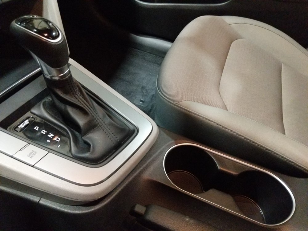 2017 Hyundai Elantra - Center Console/Cup Holders