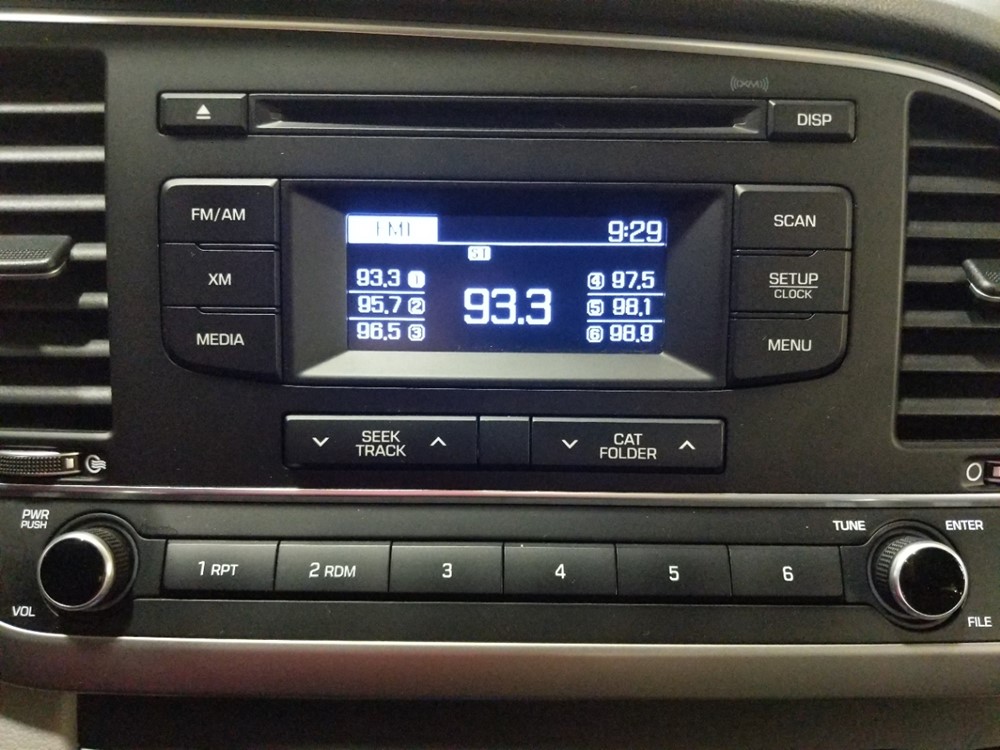 2017 Hyundai Elantra - Stereo Package