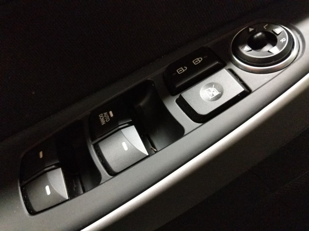 2016 Hyundai Elantra - Driver Power Windows/Lock Control
