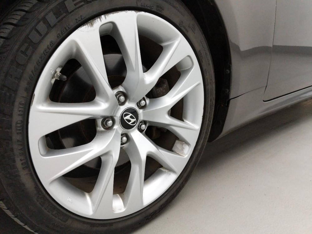 2013 Hyundai Genesis - Wheel