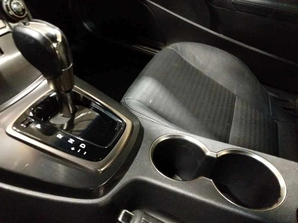 2013 Hyundai Genesis - Center Console/Cup Holders