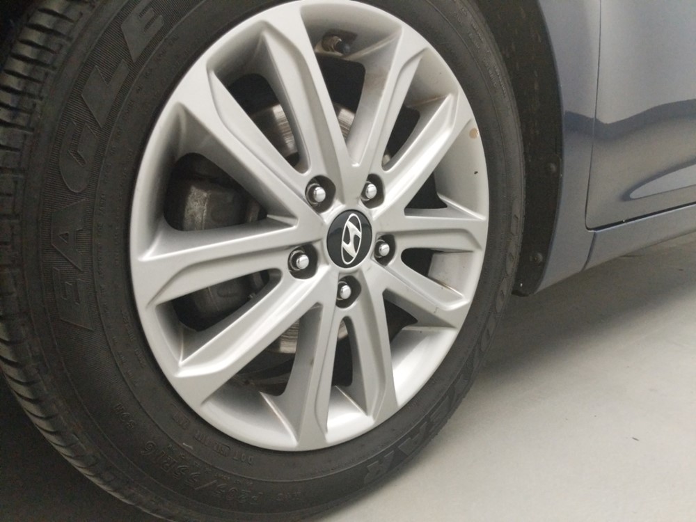 2016 Hyundai Elantra - Wheel