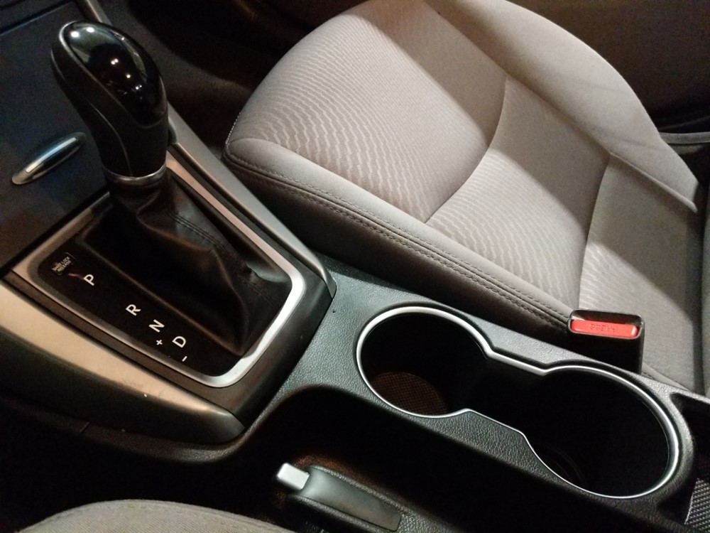 2016 Hyundai Elantra - Center Console/Cup Holders