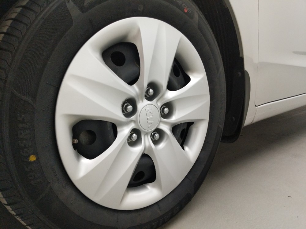 2017 Kia Forte - Wheel