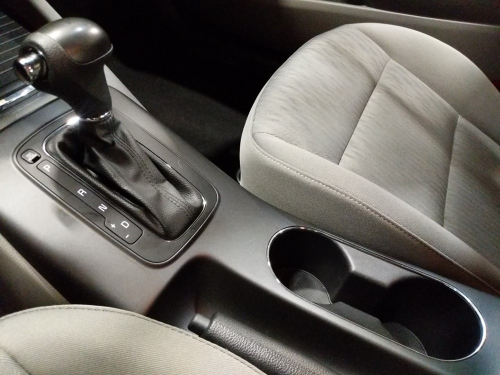 2016 Kia Forte - Center Console/Cup Holders
