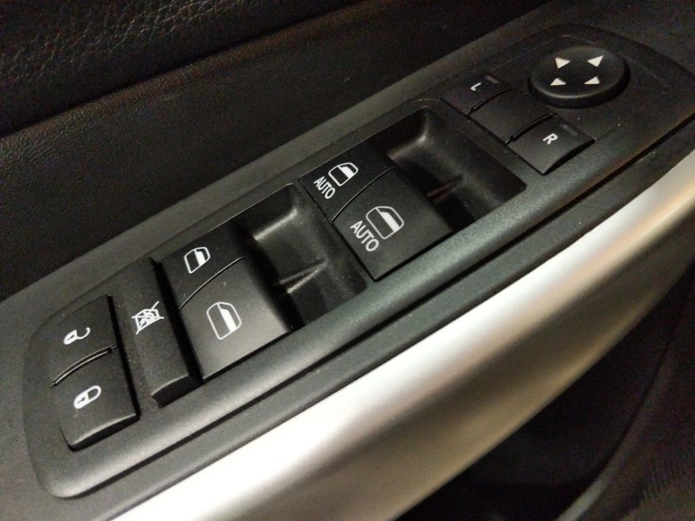 2018 Jeep Cherokee - Driver Power Windows/Lock Control