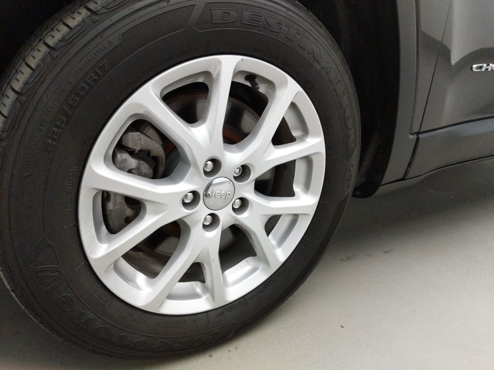 2018 Jeep Cherokee - Wheel