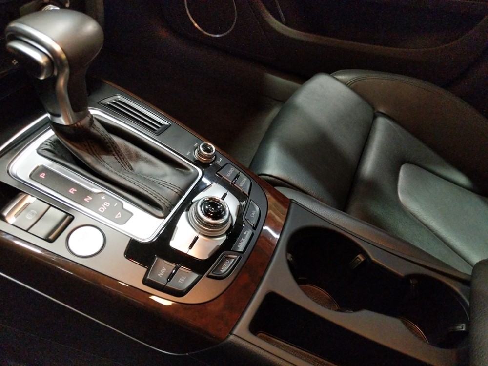 2015 Audi A4 - Center Console/Cup Holders