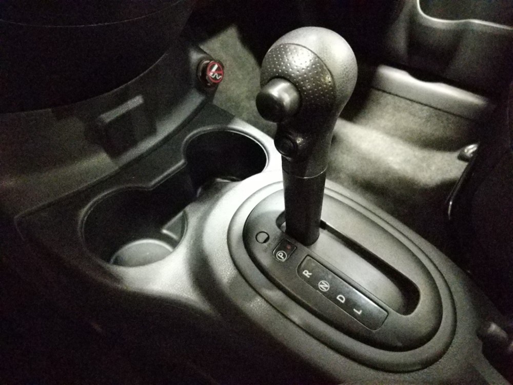 2017 Nissan Versa - Center Console/Cup Holders