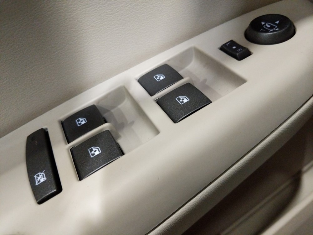 2011 Cadillac SRX - Driver Power Windows/Lock Control