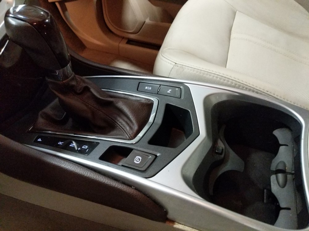 2011 Cadillac SRX - Center Console/Cup Holders