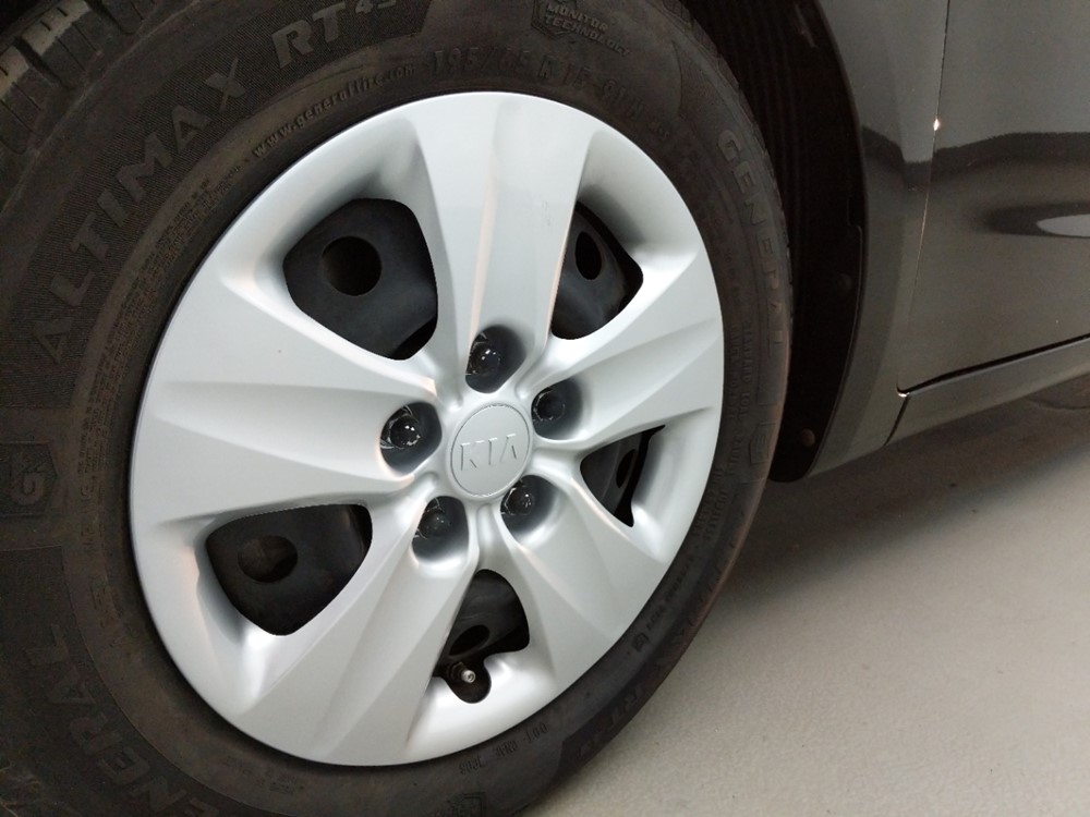 2016 Kia Forte - Wheel