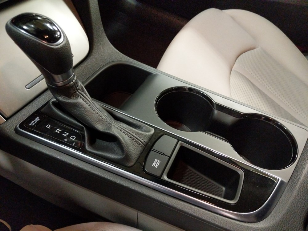 2015 Hyundai Sonata - Center Console/Cup Holders