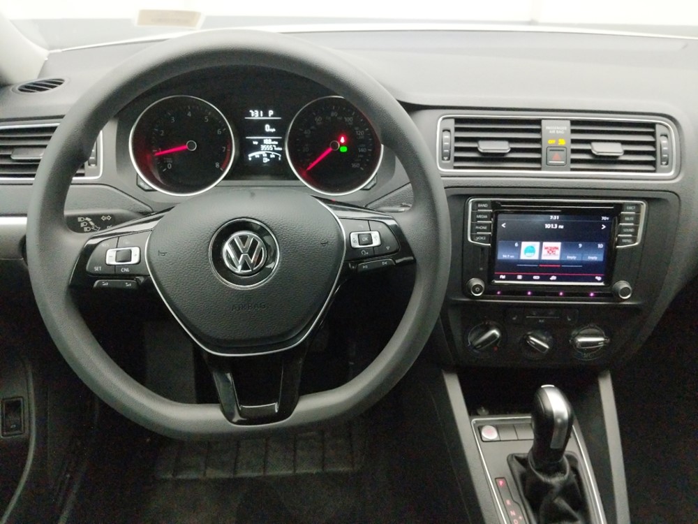 2016 Volkswagen Jetta - Driver Dash