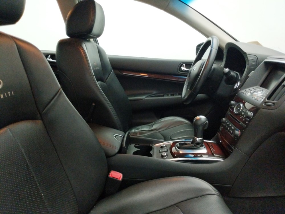 2010 INFINITI G37 - Passenger Front Seat