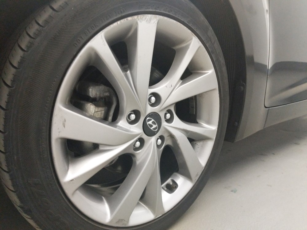 2017 Hyundai Veloster - Wheel