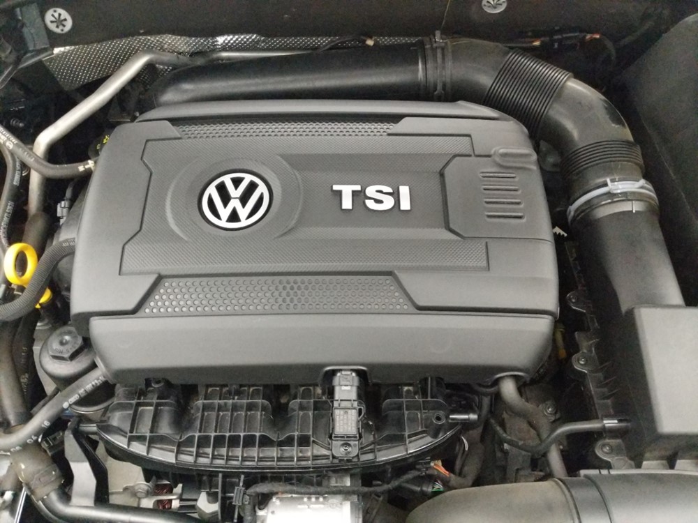 2016 Volkswagen Passat - Engine