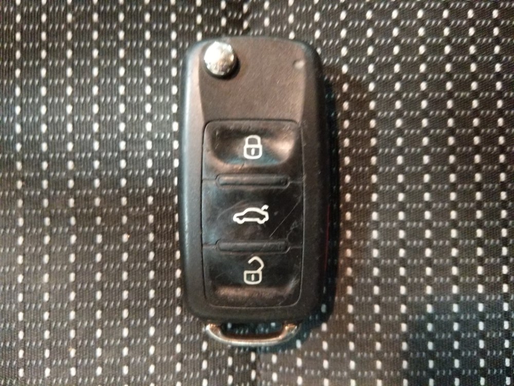 2016 Volkswagen Passat - Keys