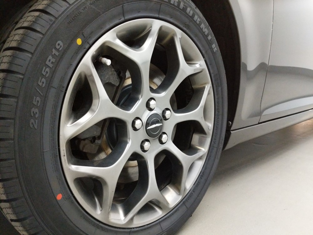 2015 Chrysler 300 - Wheel