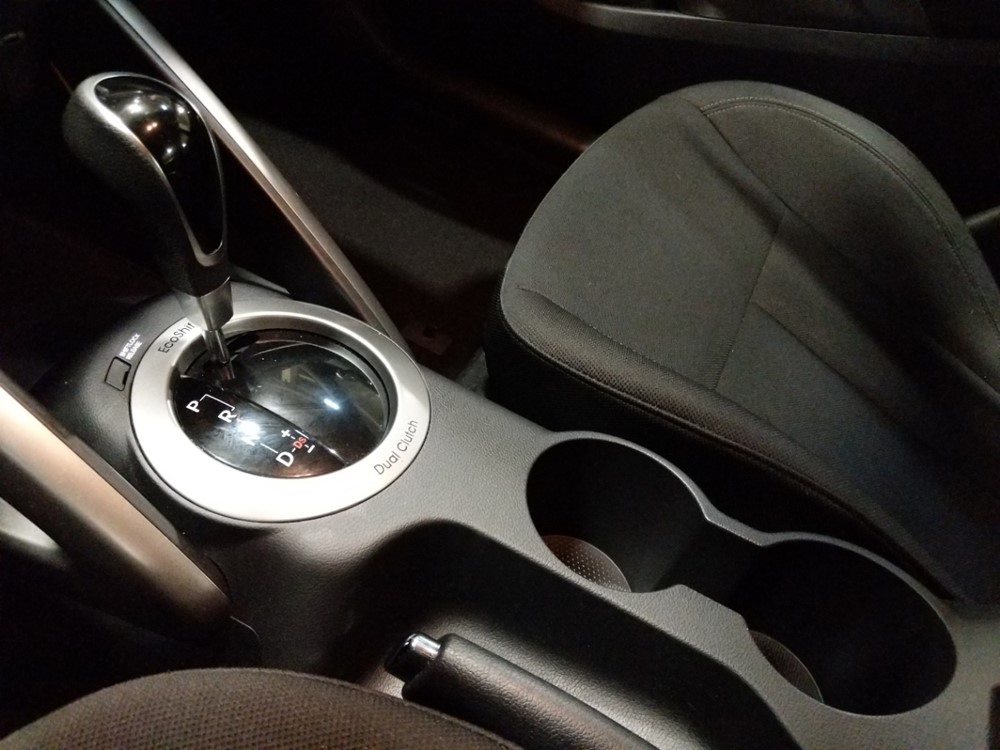 2016 Hyundai Veloster - Center Console/Cup Holders